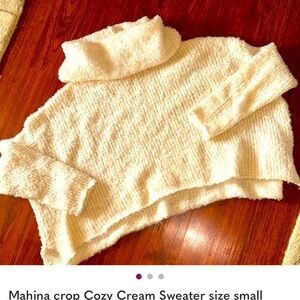 Mahina crop Cozy Cream Sweater size small
